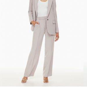 Aritzia effortless pants size 4 in Ashen